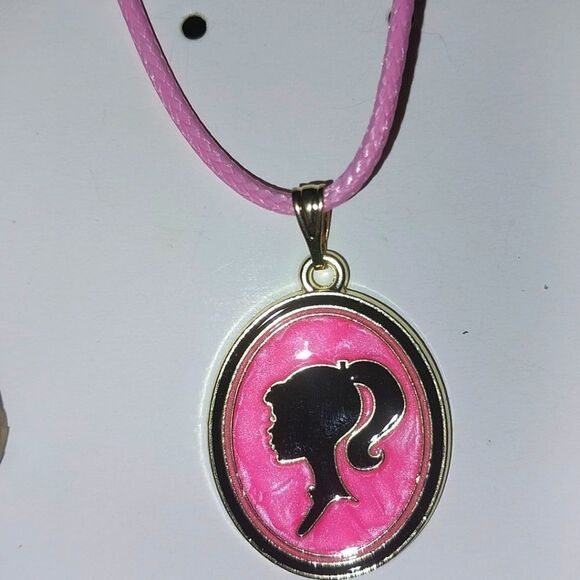 Beautiful barbie necklace for women and kids - Picture 2 of 7